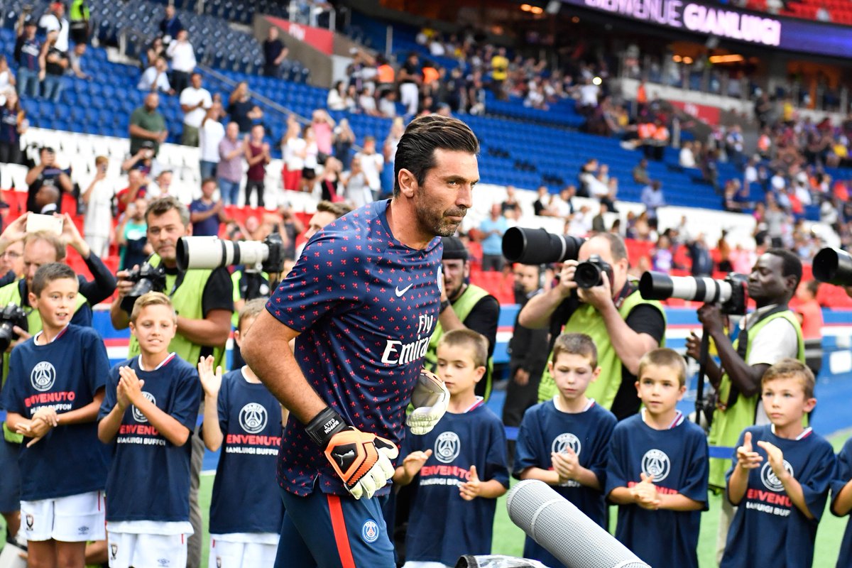 但他随即在 但他随即在